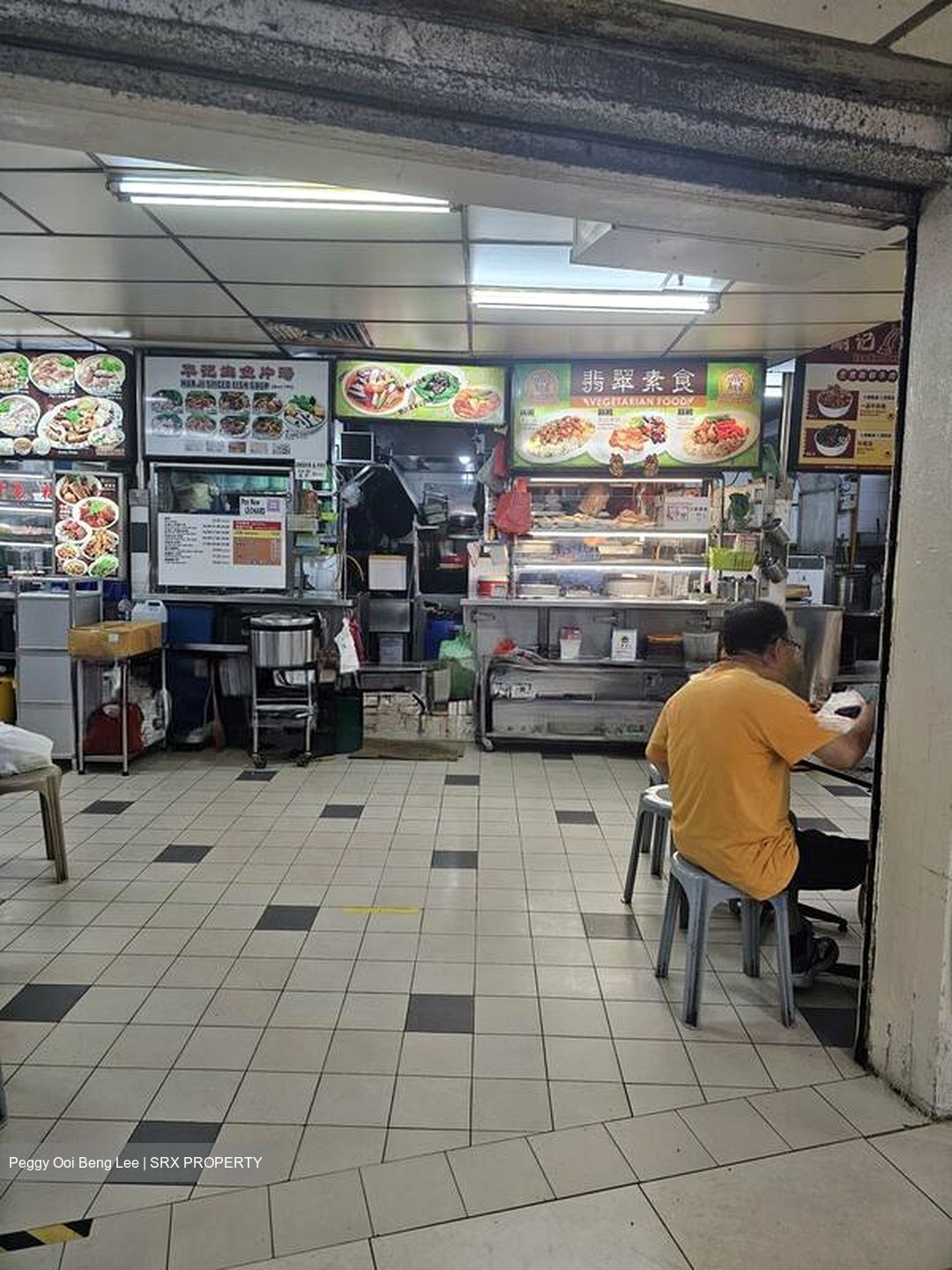 Lucky Plaza (D9), Shop House #525457371